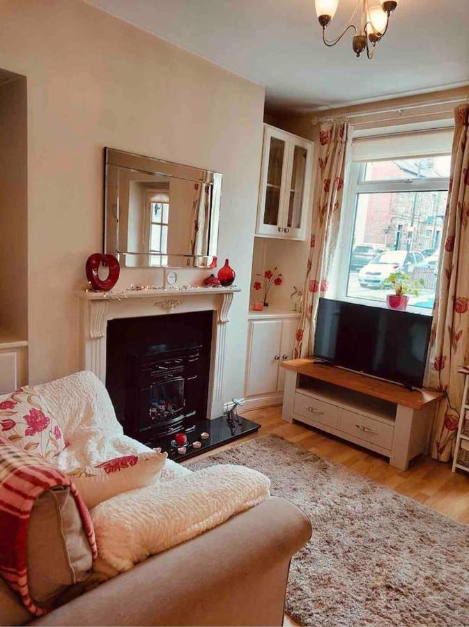 Boutique Cottage In The Heart Of Buxton Town Exterior photo